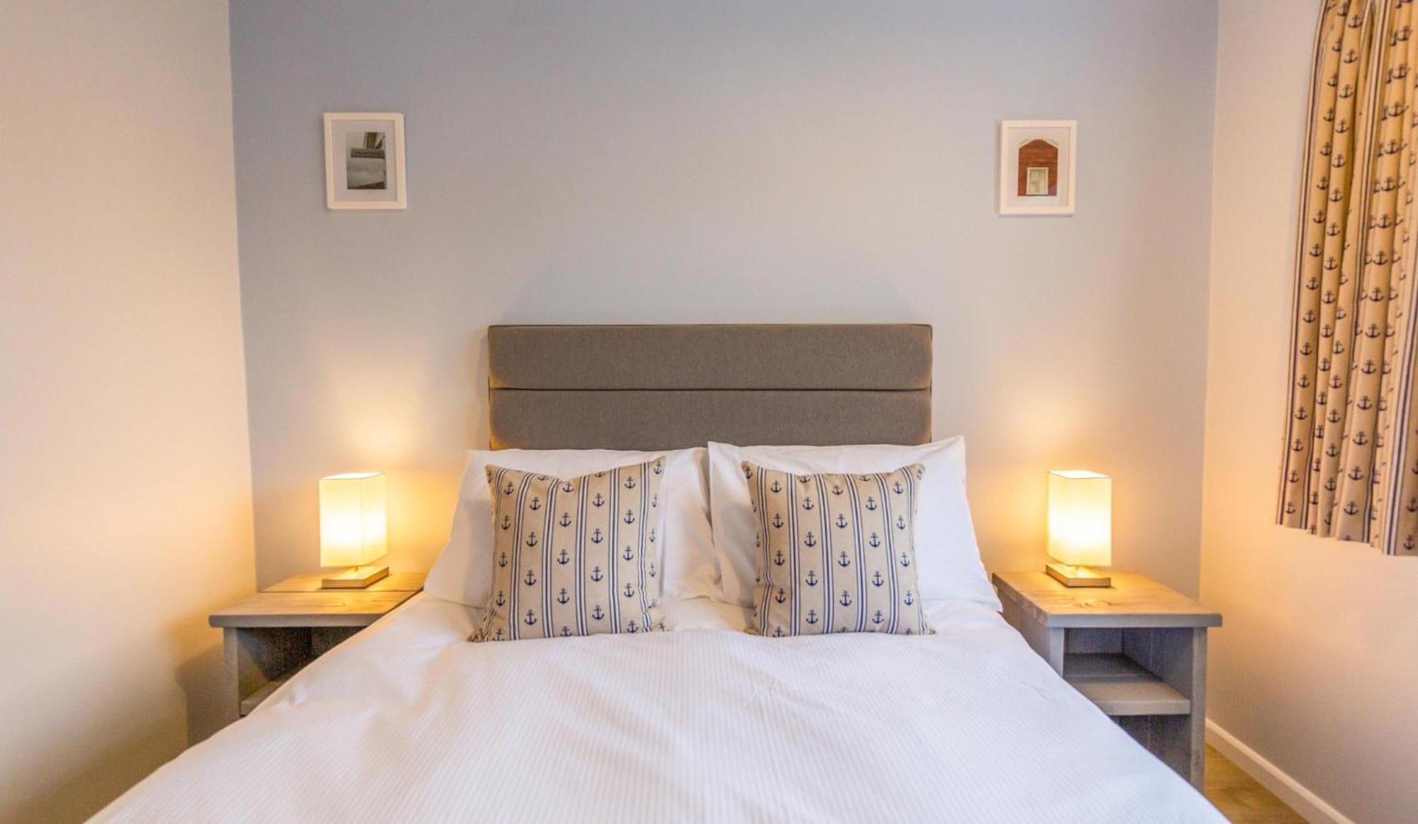 Holiday home Sully's Cove, Stylish Near Pier *