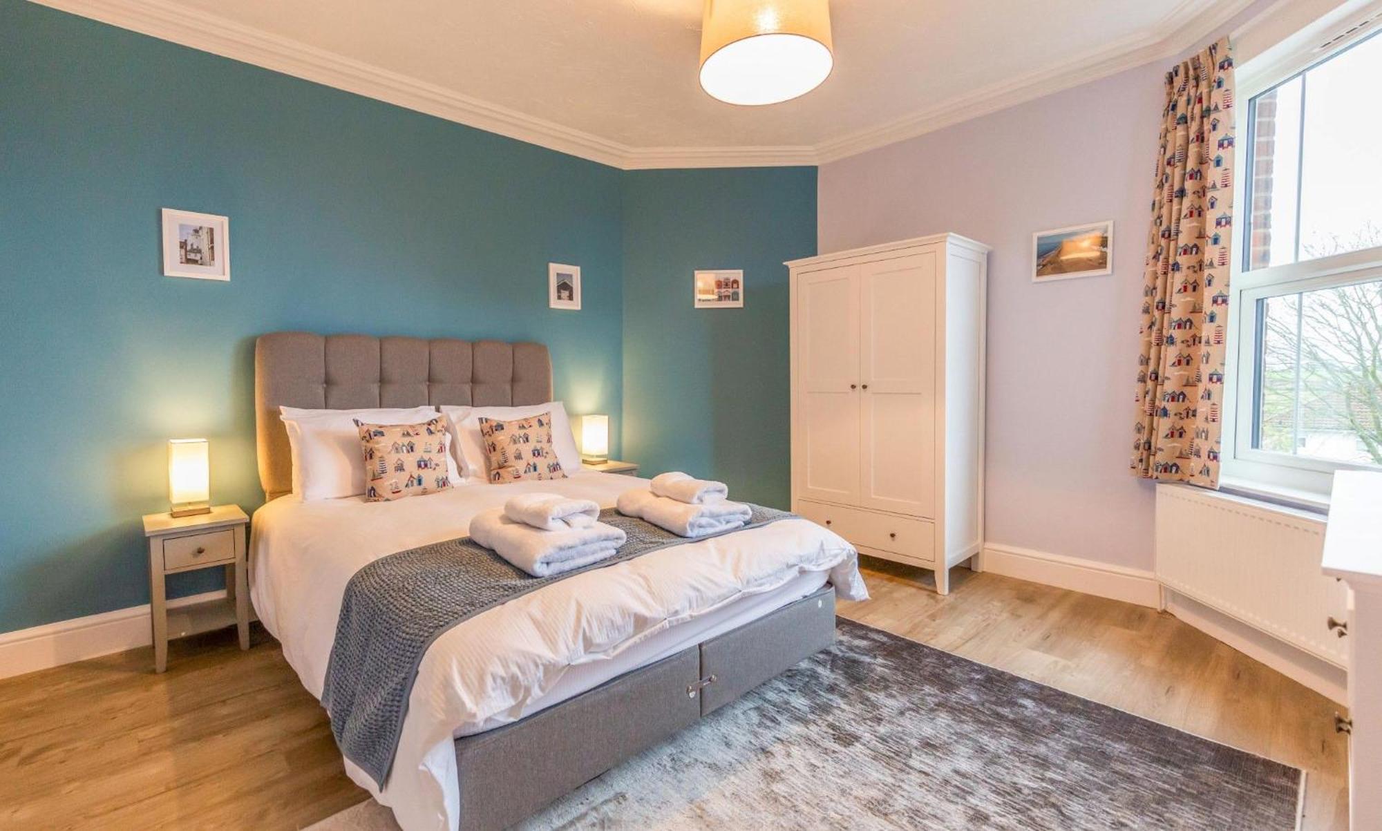 Sully's Cove, Stylish Near Pier Holiday home